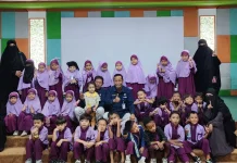 Keceriaan Siswa PAUD Bina Anak Sholeh di RRI Pontianak