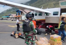 Satgas 466 Pasgat Amankan Distribusi Sembako via Udara