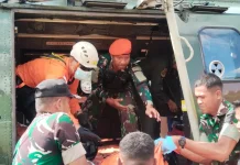 Korban PK-CFX Dievakuasi ke Supadio, Operasi Berlanjut