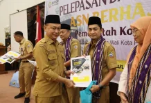Lepas 73 ASN Pemkot Berhaji, Wako Edi Tekankan Ibadah Khusyuk