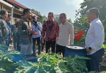 Mendikti Saintek Apresiasi Inovasi Asrama Berdampak Untan hingga Panen Melon