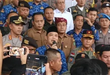 Temui Massa Aksi, Norsan Jelaskan Kasus Air Upas