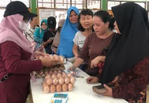 Warga Terbantu Hadirnya Bazar Telur