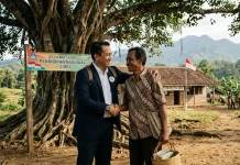 Jejak Pengabdian di Dua Negeri