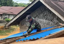 Rehab Rumah TMMD Sanggau Capai Tahap Pemasangan Atap