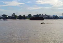 Kapuas yang Kehilangan Riuh: Dari Deru Tongkang yang Semakin Sunyi