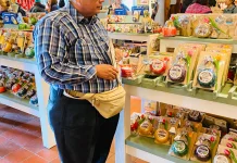 Mencicipi Keju Holland di Zaanse Schans Amsterdam