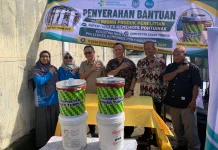 Poltekkes Kemenkes Pontianak Serahkan Septic Tank PVC dan Komposter di Kubu Raya