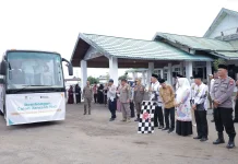 Wabup Ketapang Lepas Belasan Jemaah Haji, Doakan Menjadi Haji Mabrur