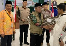 Lepas Kloter 17 Kemenhaj Kalbar Titip Pesan Pelayanan Kebersamaan di Tanah Suci