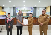 Bersama PN Ngabang, Bupati Landak Pastikan Urus Perubahan Data Kependudukan