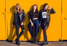 Suka Nonton Konser tapi Bingung Pilih Outfit? Ini Tipsnya agar Tetap Stylish!