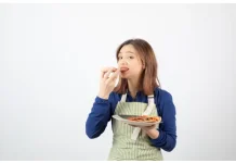 Etika Makan Menggunakan Tangan Kanan