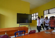 Resmikan Bangunan SMPN 5 Air Besar, Karolin Minta Pihak Sekolah Rawat Fasilitas
