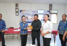 Bupati Karolin Ingatkan Warga Landak Tak Ribut soal Bantuan Pangan