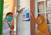 Ombudsman Kalbar Tempel Poster Perluas Jangkauan Posko Pengaduan SPMB PMBM