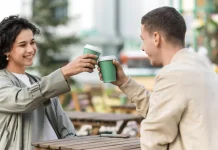 Lima Alasan Ngopi Berdua Lebih Menyenangkan