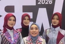 Anggie Rachmat Tampilkan Tapis Lampung di BerGAIA Fashion Week