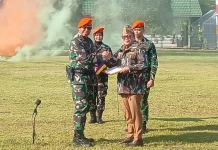 Bupati Sujiwo Terima Warga Kehormatan Kopasgat, Perkuat Semangat Pengabdian
