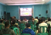 Antusias Warga Nobar Piala Dunia Bersama Anggota Komisi VII DPR RI Alifudin