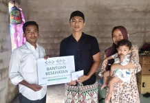 Lazisnu Pontianak Salurkan Bantuan Kesehatan untuk Muhammad Zafir Al Fathan