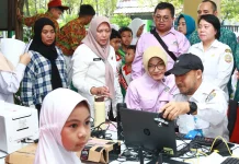 Bunda PAUD Pontianak Tinjau MPLS di 3 Sekolah, Pastikan Siswa SDN 31 Miliki KIA