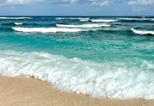 Kulit Gosong, tapi Hati Senang: Ternyata Healing ke Laut Punya Banyak Manfaat