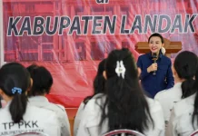 Bupati Karolin Lepas Kontingen PKK Landak, Minta Pengurus Tetap Jaga Kekompakan