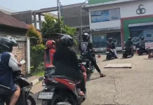 SPBU OSO Merdeka Diserbu Pengendara, Antrean Dipicu Hambatan Distribusi BBM