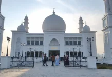 Kafilah MTQ Nikmati Wisata Religi Venue Masjid Terapung Oesman Al-Khair