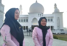 Pengunjung Kapuas Hulu Terpukau Pesona Alam dan Masjid Agung Oesman Al-Khair