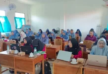 MTs Negeri Singkawang Dorong Inovasi Pembelajaran melalui Pelatihan AI bagi Guru