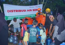 Distribusi Air Bersih Jangkau 208 Warga Terdampak Karhutla Kubu Raya