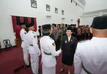 Kukuhkan Paskibraka Landak 2026, Karolin : Semoga Sehat dan Sukses Bertugas