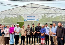 ASMI Panen Melon, Wakaf Produktif Berdayakan Santri