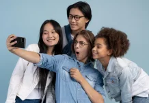 FOMO di Era Digital: ketika Anak Muda Takut Ketinggalan Tren