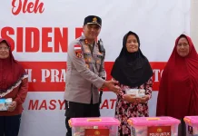 Ratusan Paket Kebutuhan Pokok Disalurkan ke Korban Kebakaran Pasar Sungai Duri