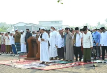 Kemarau Panjang, Ribuan Warga Ketapang Gelar Sholat Istisqa