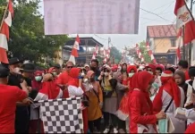 Diselimuti Kabut Asap, Ratusan Warga Griya KORPRI Antusias Ikuti Jalan Sehat