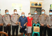Polres Bengkayang Periksa Warga ISPA Akibat Kabut Asap Karhutla