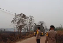 Water Cannon Polres Ketapang Dikerahkan untuk Pemadaman Karhutla