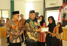 Penyaluran Beasiswa Koperasi Pegawai Negeri Kemenag Jadi Penyemangat Anak