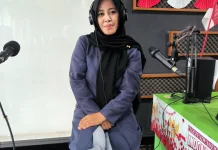 Karyawan Asuransi, Kini Tekuni Usaha Rumahan Stik Ketan Beragam Variasi