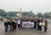 Fojekha dan Antara Bagikan 5.000 Masker di tengah Kabut Asap Pontianak