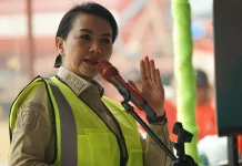 Bupati Landak Serahkan Alat Pemadam dan Minta Perusahaan Sawit Turun Tangan
