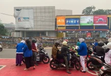 BEM Politeknik Aisyiyah Pontianak Gandeng Polresta Pontianak Bagikan Masker Gra