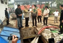 Pengusaha Pelayaran Kalbar Salurkan 10 Ribu Ton Air Tawar
