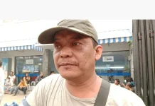 Kemarau Panjang Picu Warga Pontianak Antre Air Minum