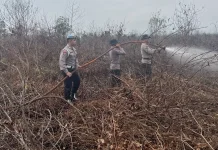 Polres Kubu Raya Cegah Bara Karhutla Kembali Menyala