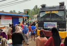 Polres Kubu Raya Salurkan 6.000 Liter Air Bersih untuk Warga Sungai Kakap